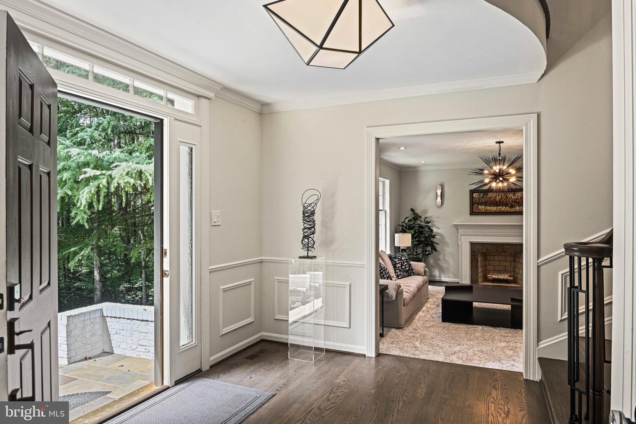 11440 Vale Spring Drive Oakton, VA 22124 - Photo 11 of 93