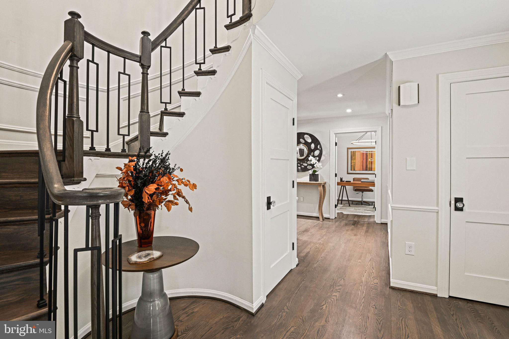 11440 Vale Spring Drive Oakton, VA 22124 - Photo 16 of 93