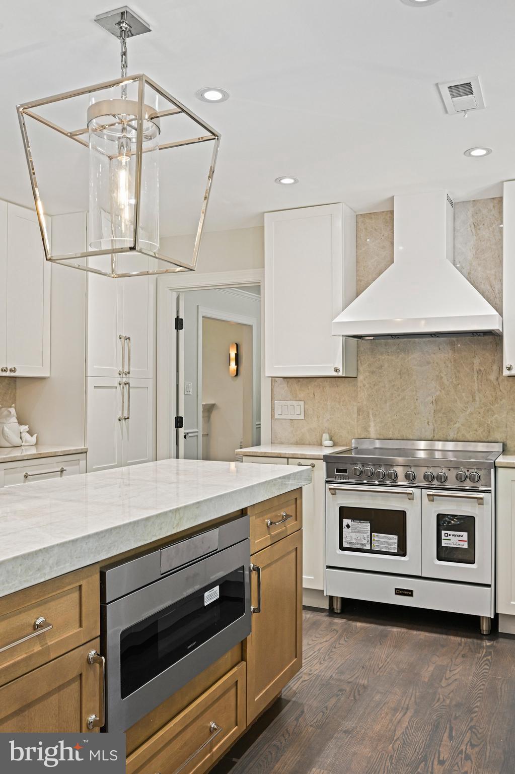 11440 Vale Spring Drive Oakton, VA 22124 - Photo 33 of 93