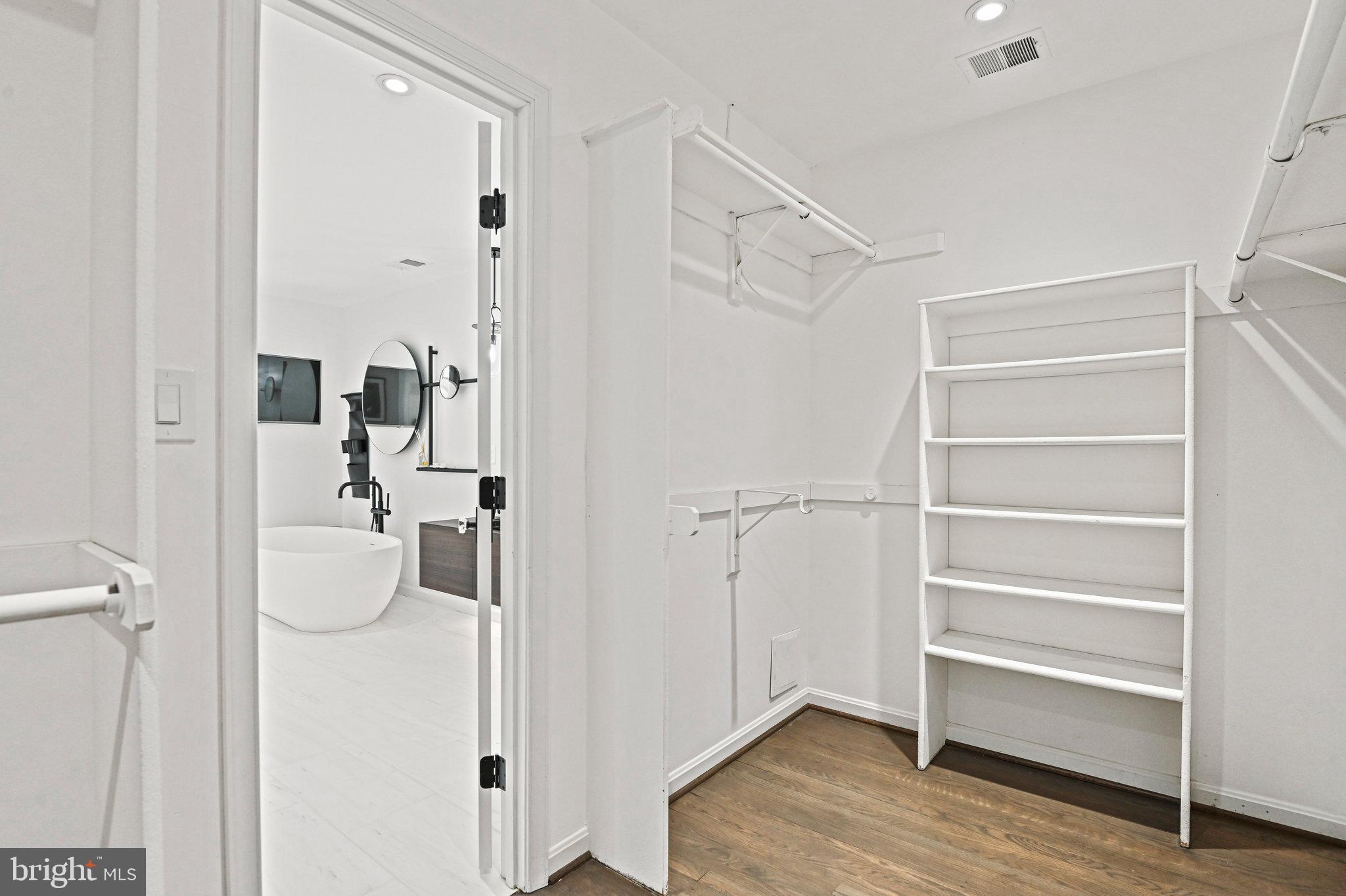 11440 Vale Spring Drive Oakton, VA 22124 - Photo 46 of 93