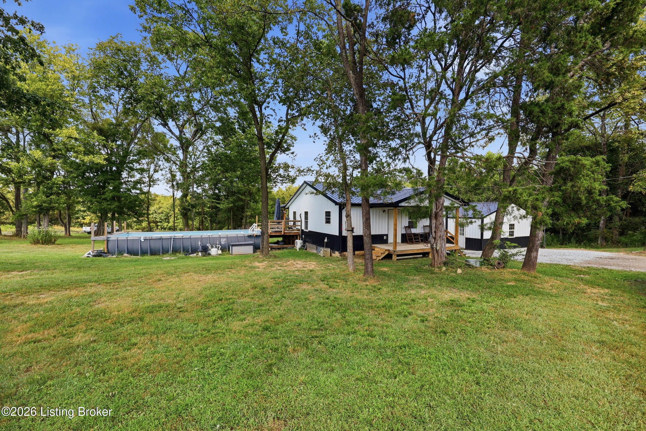 407 High Ridge Drive Shepherdsville, KY 40165 - Photo 4 of 62 407 high ridge dr-2