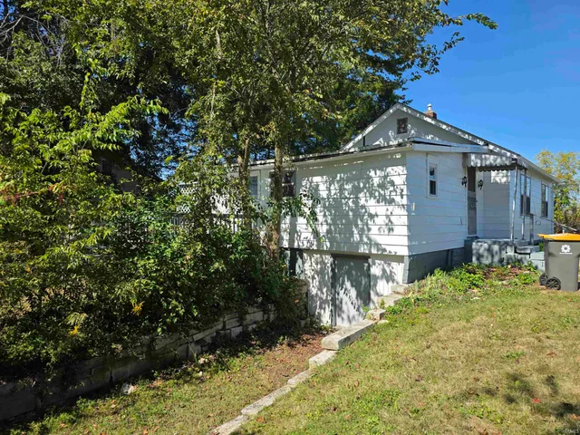 $249,900 | 921 West Gourley Pike, Bloomington, IN 47404