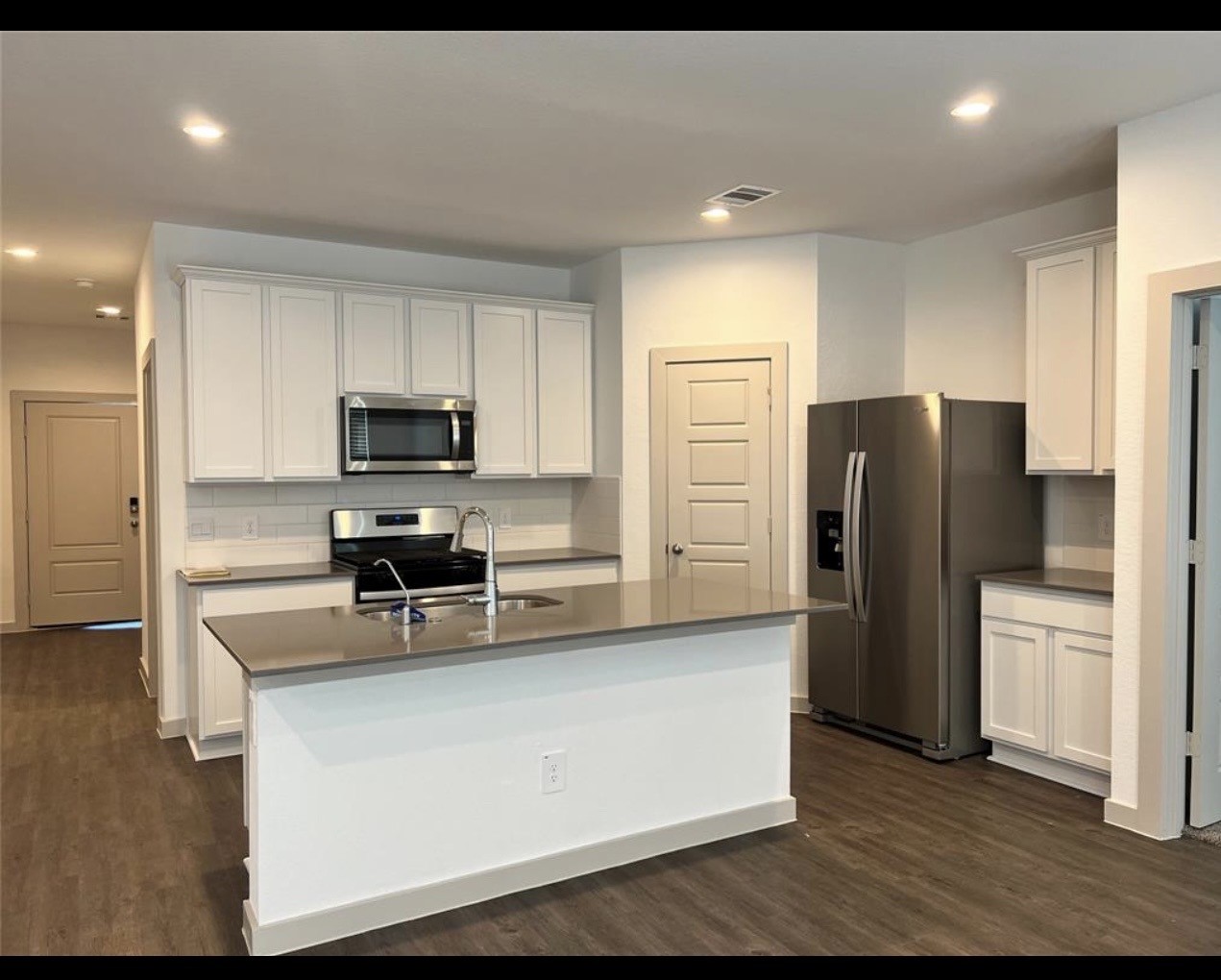 7838 Cattlewood Pass Rosharon, TX 77583 - Photo 3 of 13 Gallery Image 3
