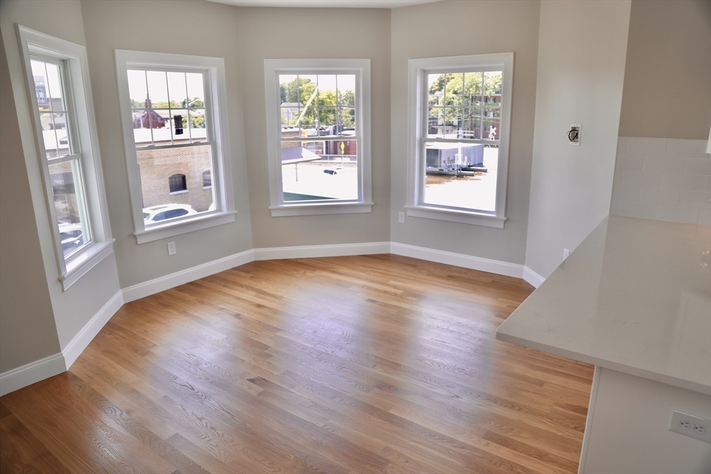 35 Chestnut Street, Unit 2 Wakefield, MA 01880 - Photo 6 of 14