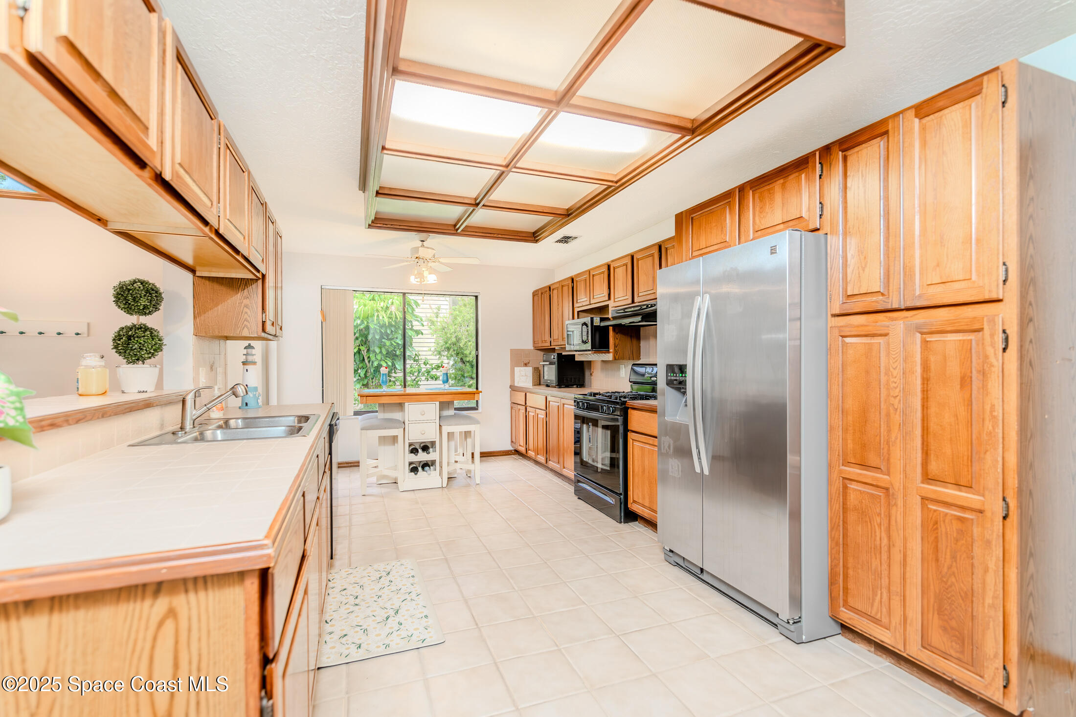 369 Crystal Lake Drive Melbourne, FL 32940 - Photo 10 of 41 KITCHEN