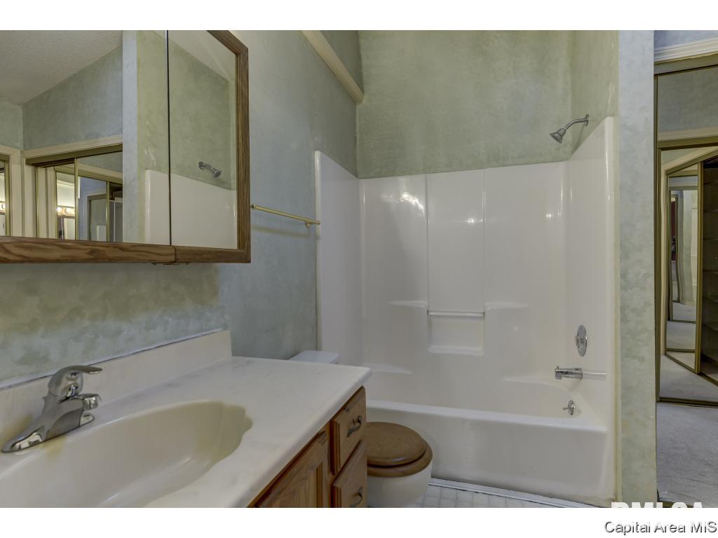 1201 Mildred Court Springfield, IL 62712 - Photo 18 of 35