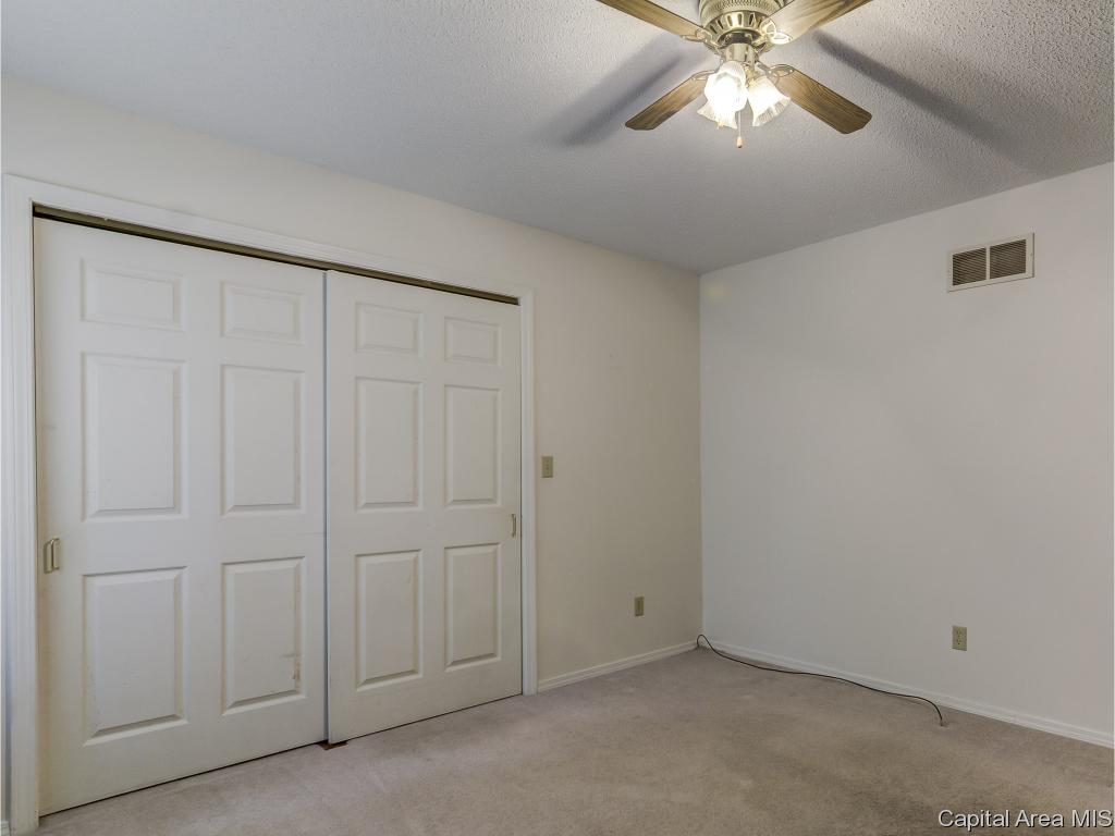 1201 Mildred Court Springfield, IL 62712 - Photo 22 of 35