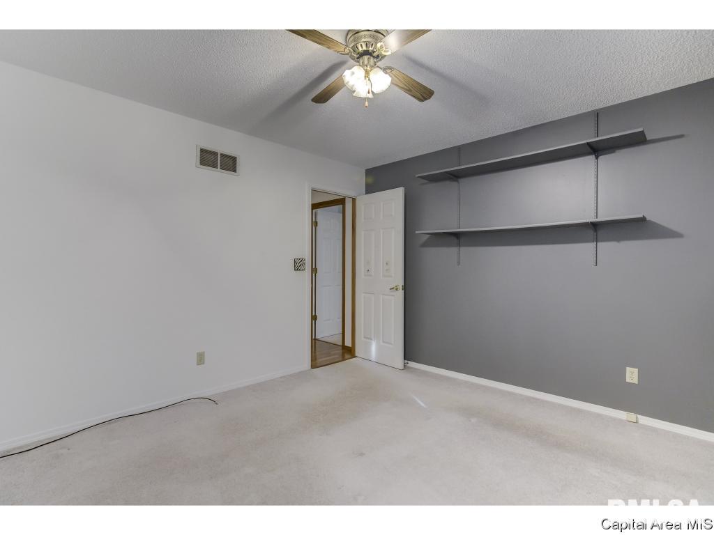 1201 Mildred Court Springfield, IL 62712 - Photo 23 of 35