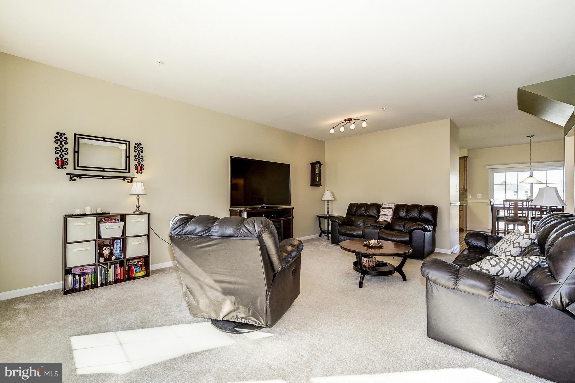 12936 Yellow Jacket Road Hagerstown, MD 21740 - Photo 12 of 30 Living Room