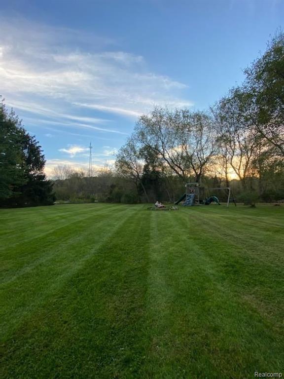 4451 Center Road Linden, MI 48451 - Photo 10 of 17