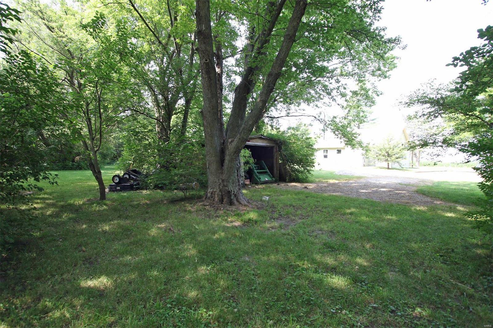 5324 Conn Road Alhambra, IL 62001 - Photo 4 of 38