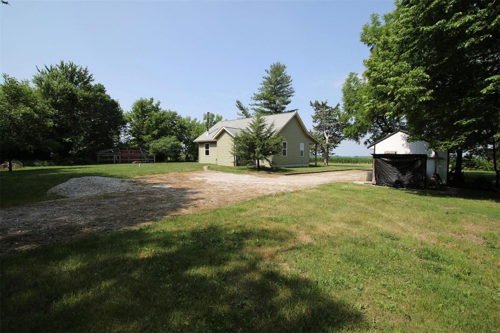 5324 Conn Road Alhambra, IL 62001 - Photo 5 of 38