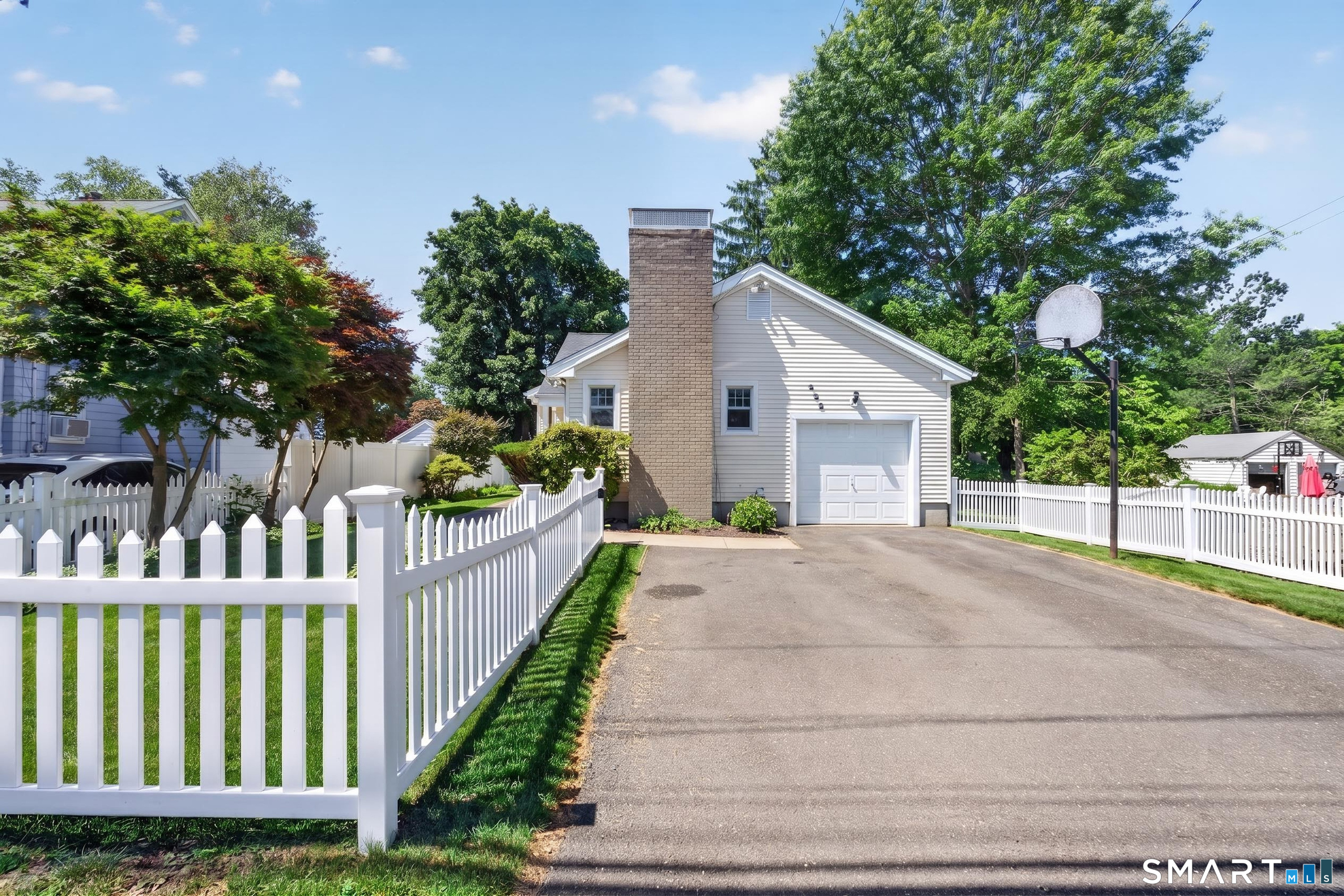633 High Street Fairfield, CT 06824 - Photo 31 of 37