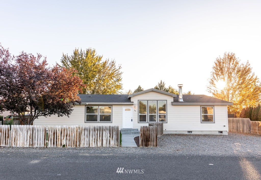 88 Columbia Road Burbank, WA 99323 - Photo 1 of 33 Gallery Image 1
