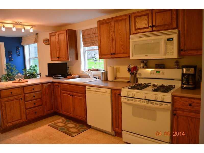 542 Dow Road Orrington, ME 04474 - Photo 6 of 32 Kitchen.
