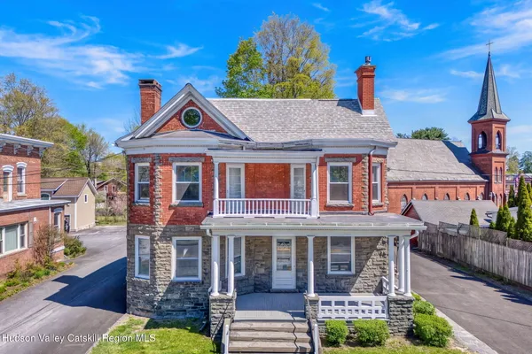 $3,350 | 21 Ulster Avenue, Unit A, Saugerties, NY 12477