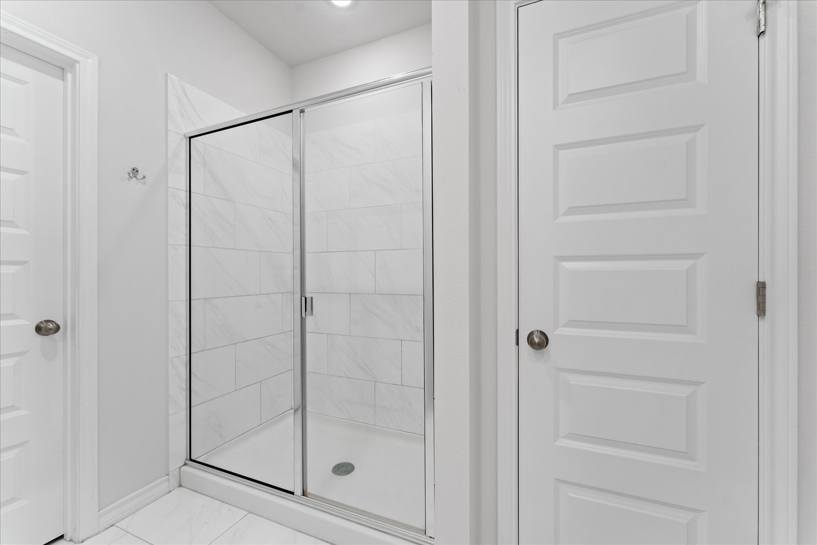 4607 Sweet Annie Path Austin, TX 78723 - Photo 17 of 29 Full bathroom featuring a walk in shower