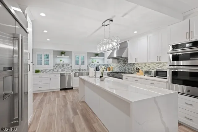 $1,495,000 | 276 River Drive, River Vale, NJ 07675