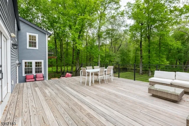 $1,495,000 | 276 River Drive, River Vale, NJ 07675