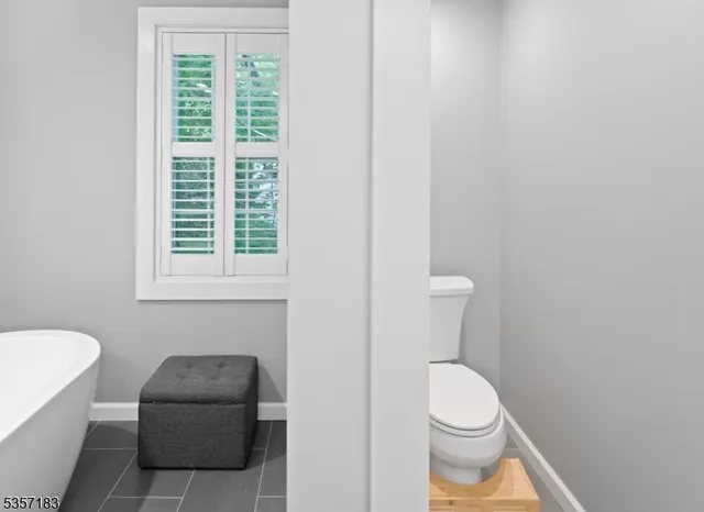 $1,495,000 | 276 River Drive, River Vale, NJ 07675