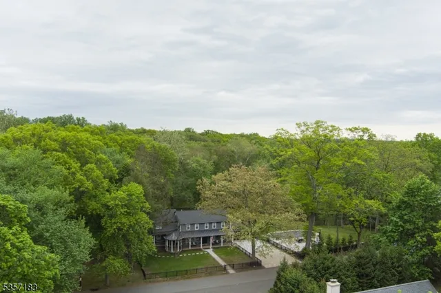 $1,495,000 | 276 River Drive, River Vale, NJ 07675