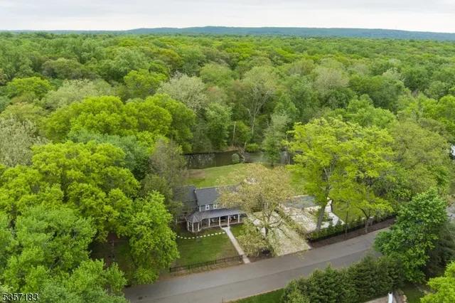 $1,495,000 | 276 River Drive, River Vale, NJ 07675