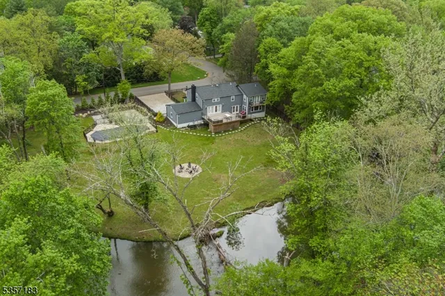 $1,495,000 | 276 River Drive, River Vale, NJ 07675