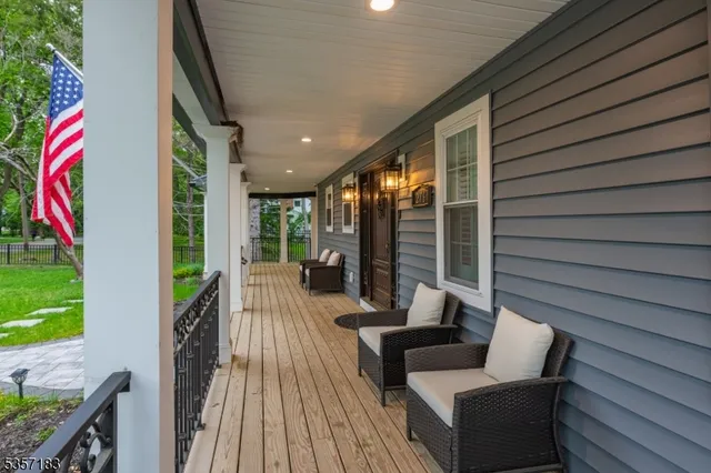 $1,495,000 | 276 River Drive, River Vale, NJ 07675