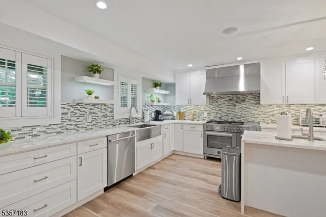 $1,495,000 | 276 River Drive, River Vale, NJ 07675