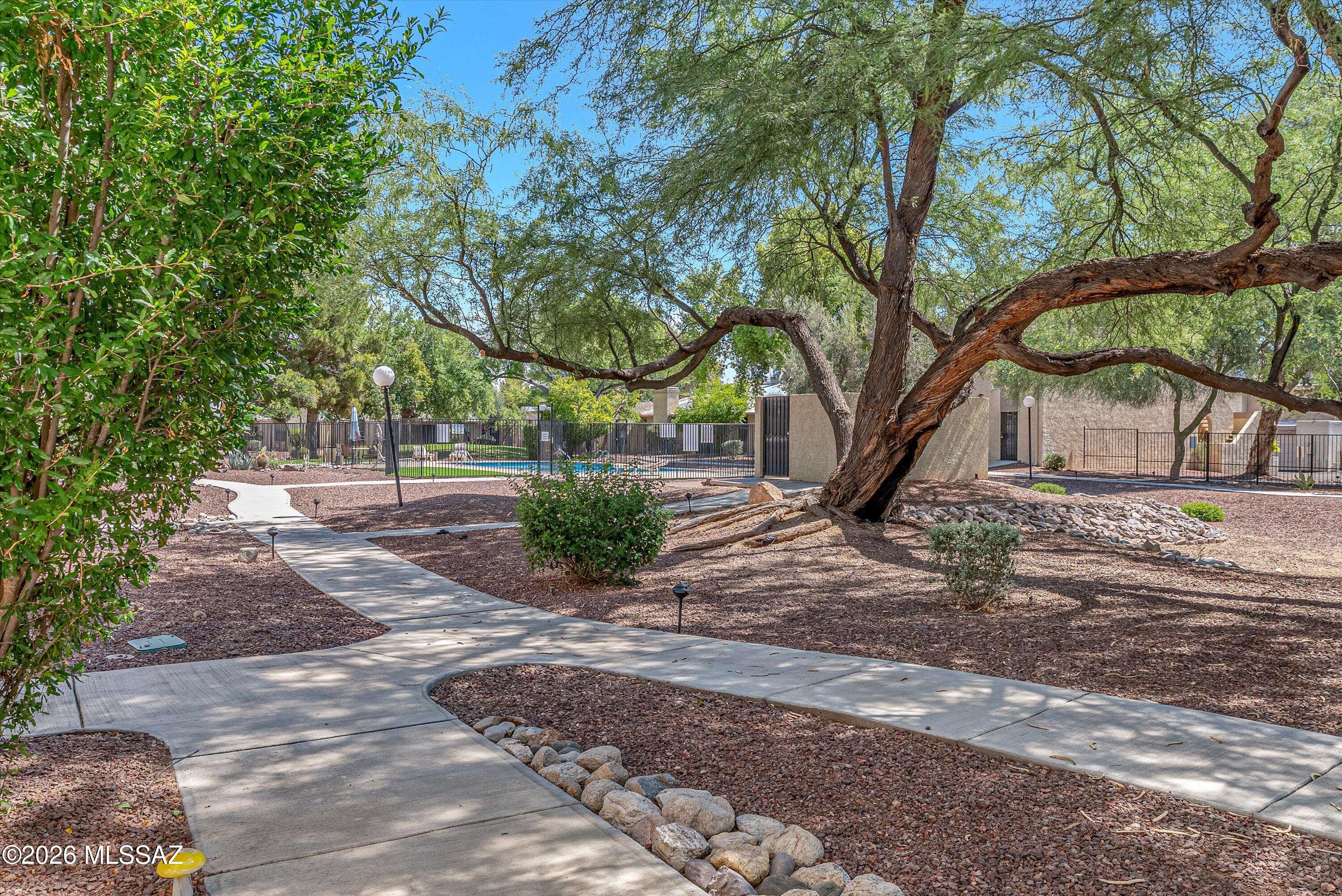 3750 North Country Club Road, Unit 5 Tucson, AZ 85716 - Photo 18 of 38 Pathway out liivng room door