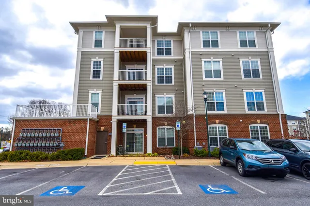 $2,100 | 3750 Clara Downey Avenue, Unit 13, Silver Spring, MD 20906