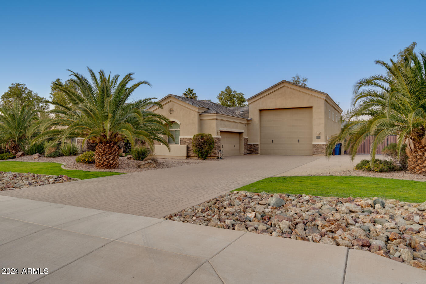 2330 East Brooks Farm Road Gilbert, AZ 85298 - Photo 3 of 42 Brooks Farm-5