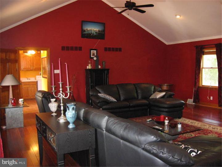 70 Island Road Monroeville, NJ 08343 - Photo 11 of 25 Family Room
