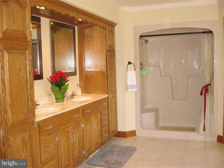 70 Island Road Monroeville, NJ 08343 - Photo 14 of 25 Bathroom