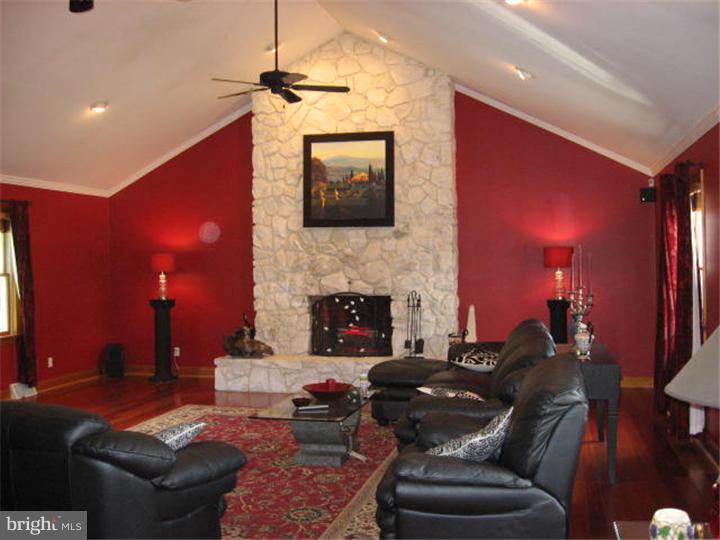 70 Island Road Monroeville, NJ 08343 - Photo 9 of 25 Family Room