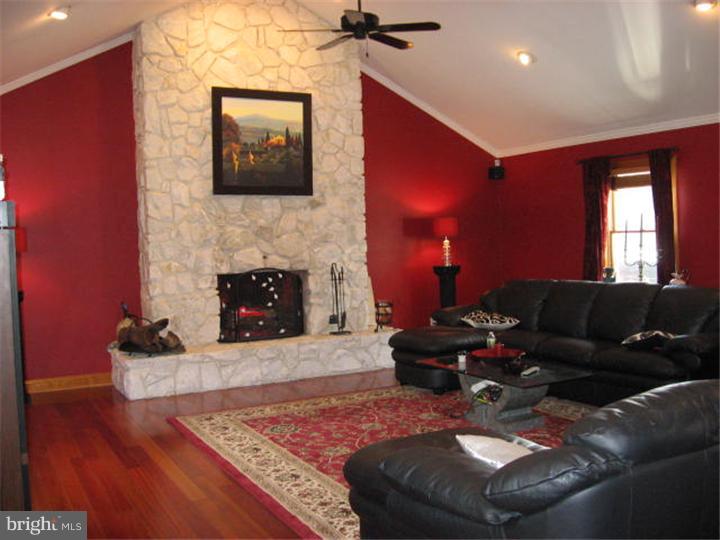 70 Island Road Monroeville, NJ 08343 - Photo 10 of 25 Family Room