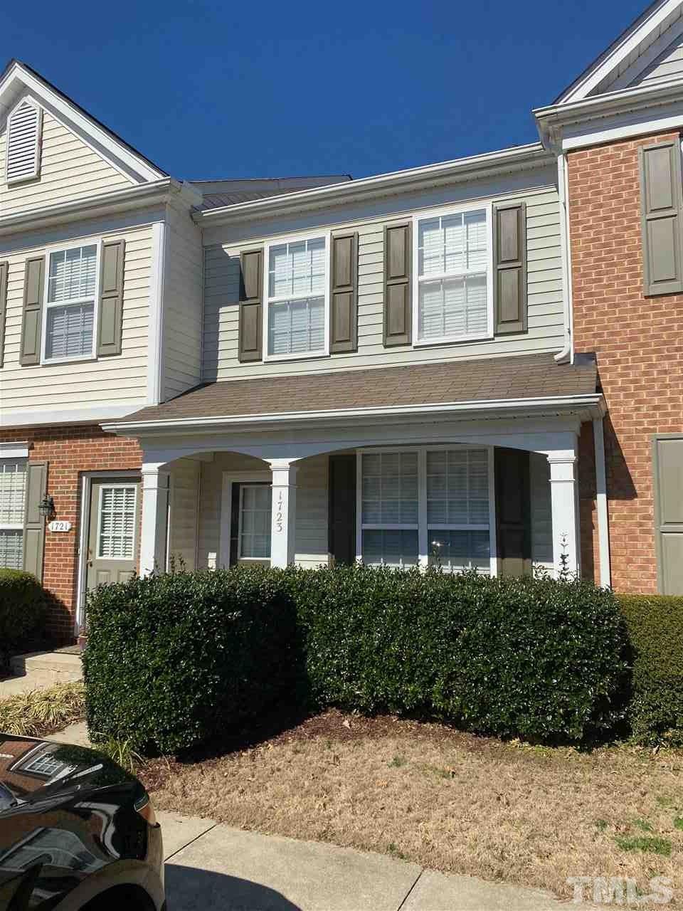 1723 Sorrell Brook Way Raleigh, NC 27609 - Photo 2 of 3