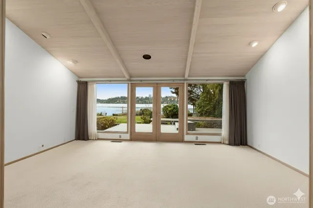 $15,000 | 8428 North Mercer Way, Mercer Island, WA 98040