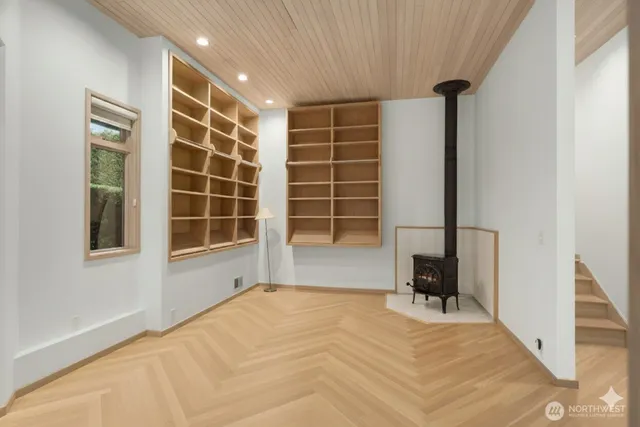 $15,000 | 8428 North Mercer Way, Mercer Island, WA 98040