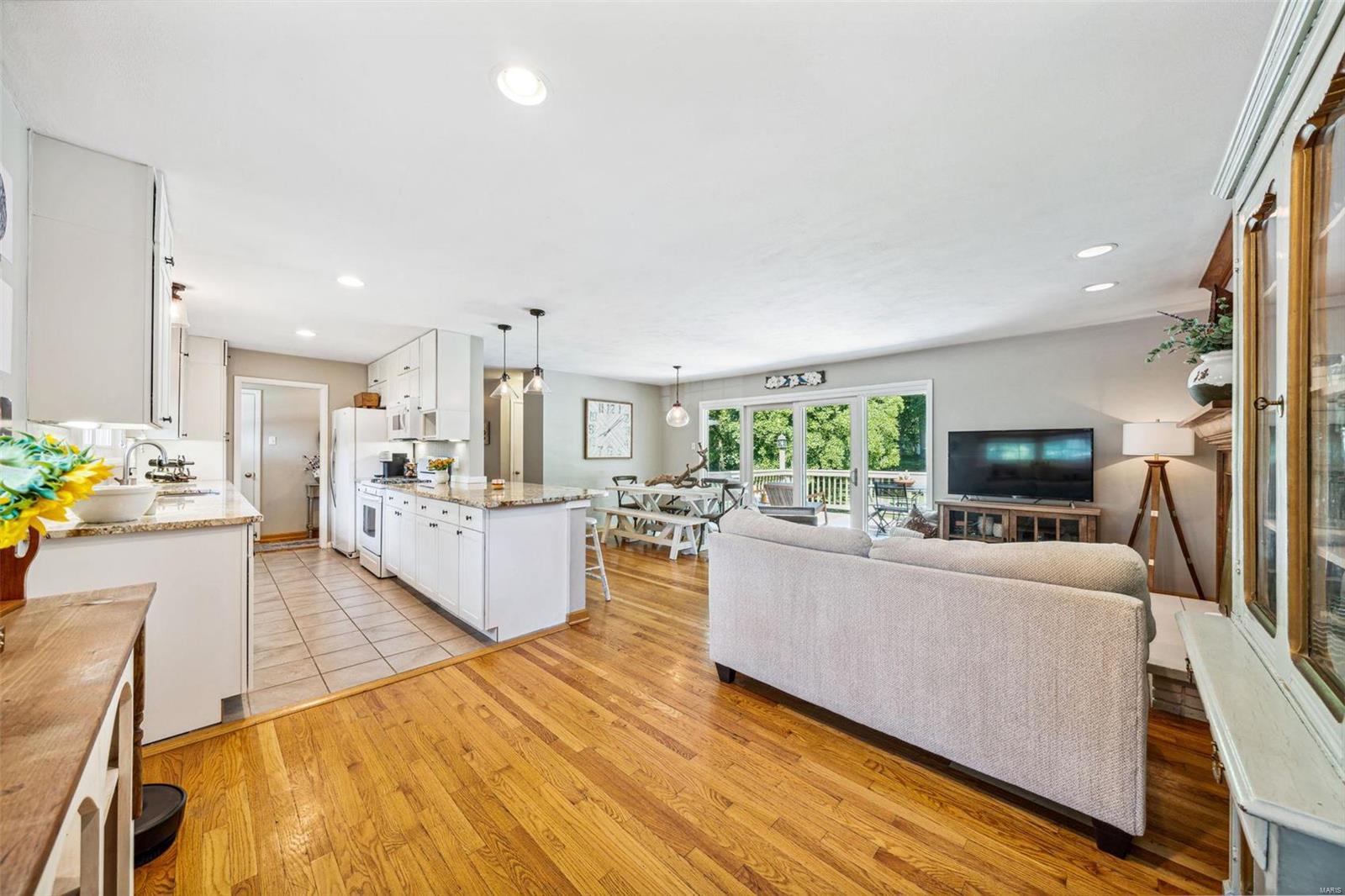 8563 Big Bend Boulevard St. Louis, MO 63119 - Photo 4 of 22