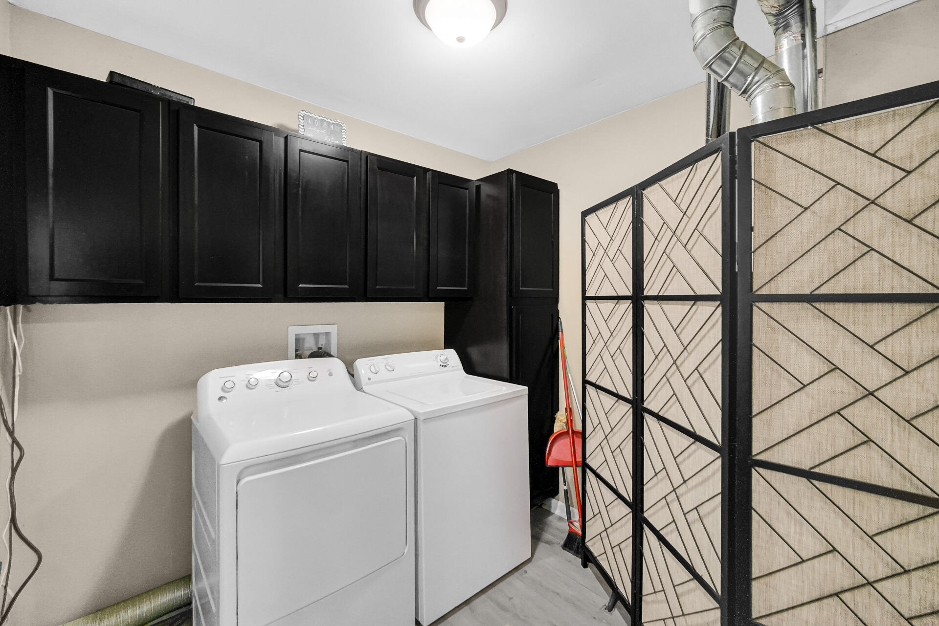 705 Juniper Road Valparaiso, IN 46385 - Photo 8 of 21 a utility room with dryer and washer