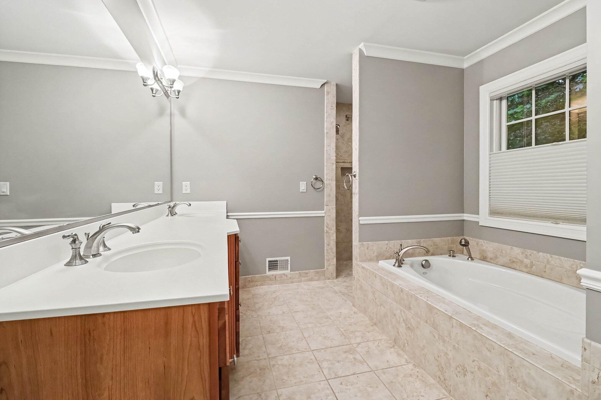 5439 Shawnee Road Pentwater, MI 49449 - Photo 15 of 46 Master Bath