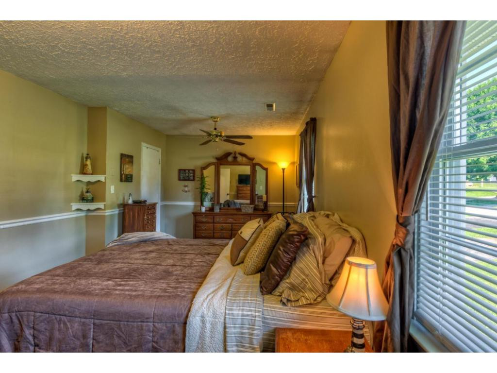 122 Green Valley Road Bristol, VA 24202 - Photo 20 of 23 Photo 21
