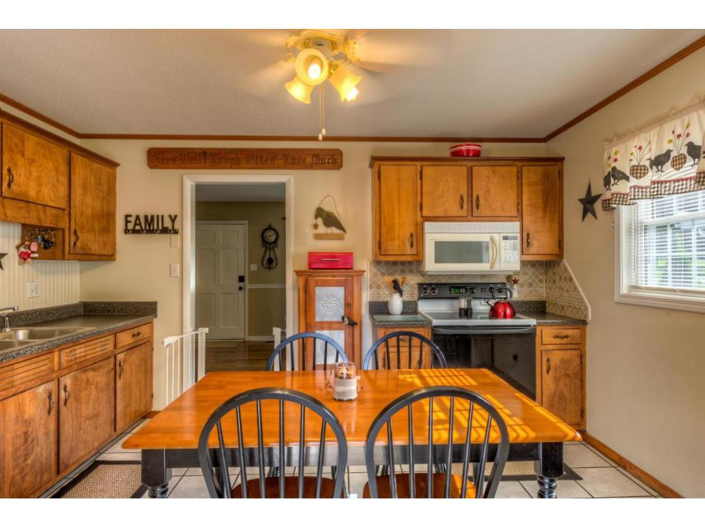 122 Green Valley Road Bristol, VA 24202 - Photo 5 of 23 Photo 5