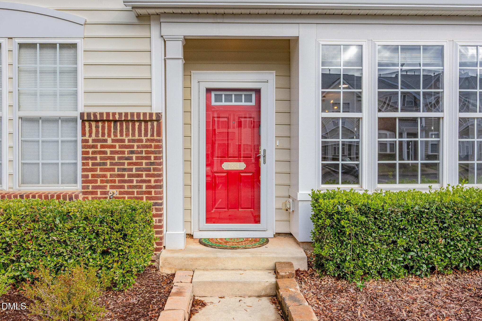 7824 Silverthread Lane Raleigh, NC 27617 - Photo 5 of 33 005_cj4a2476-edit_621