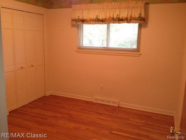 720 Ridgewood Road Rochester, MI 48306 - Photo 16 of 21 Bedroom 2.jpg