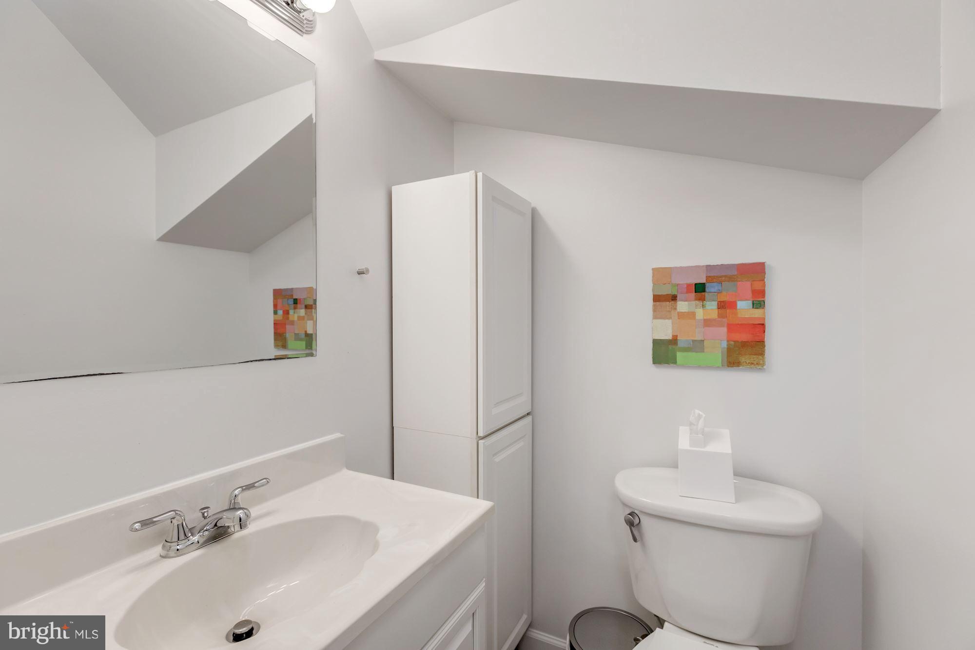 1749 L Street Northeast Washington, DC 20002 - Photo 11 of 19 Bath