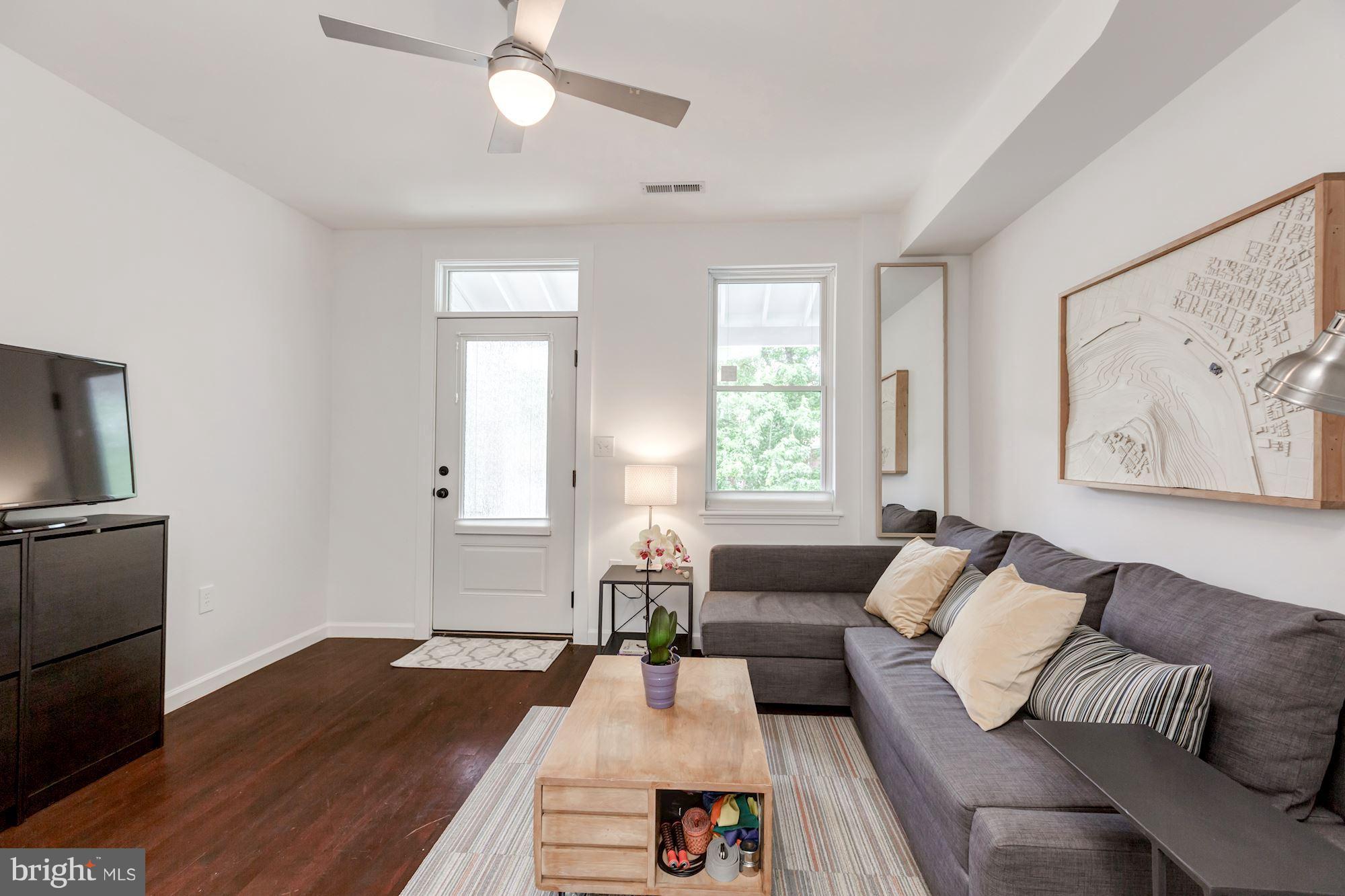 1749 L Street Northeast Washington, DC 20002 - Photo 4 of 19 Living Room