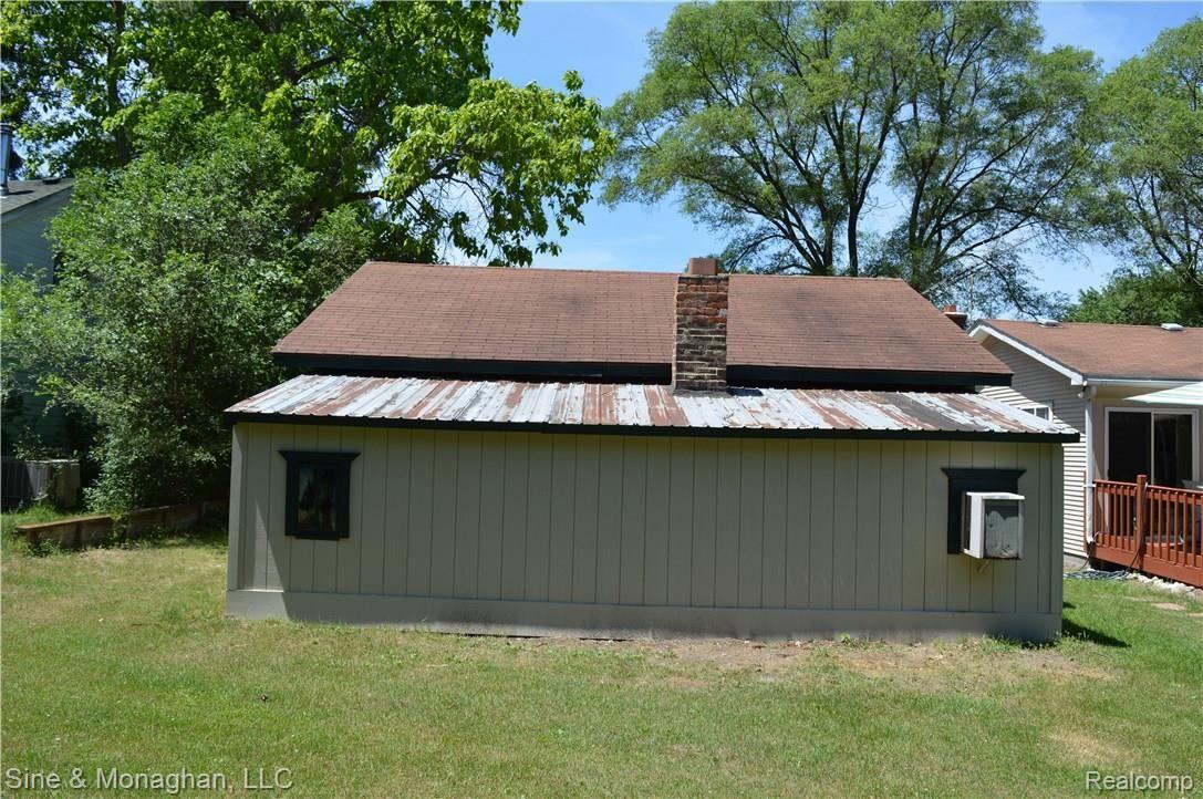 8781 Folkert Road Algonac, MI 48001 - Photo 5 of 20 006.JPG