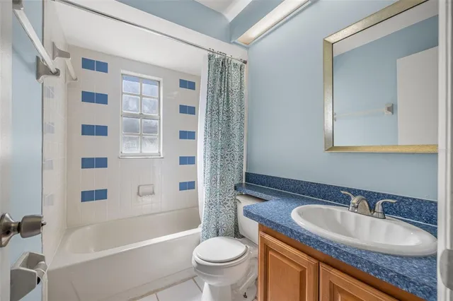 $299,900 | 2110 Shady Point Lane, Brandon, FL 33510